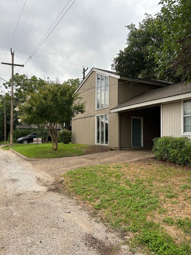 Primary Photo - 2601 Wayside Ave
