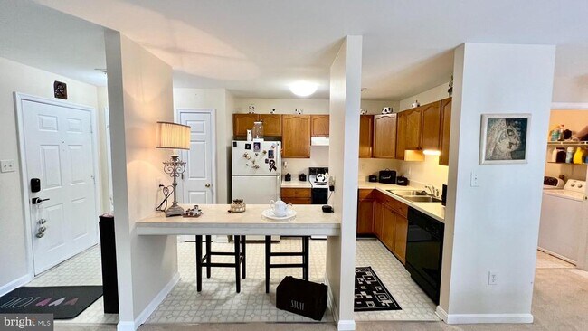 Foto del edificio - 2104 Whitehall Rd