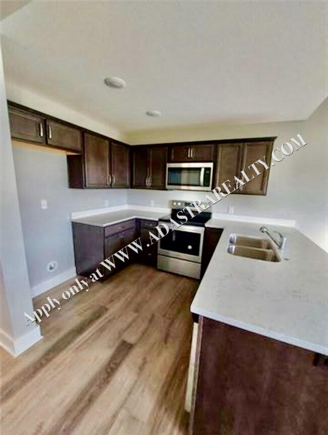 Foto del edificio - Nice 3 Bed 3 Bath Townhome in Louisburg-Available in JULY!!