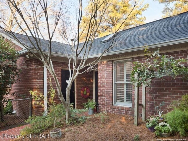 Building Photo - 2616 Westchester Dr