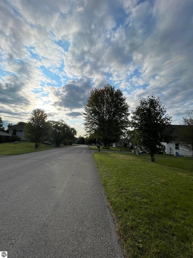 Building Photo - 4227 Summerhill Rd