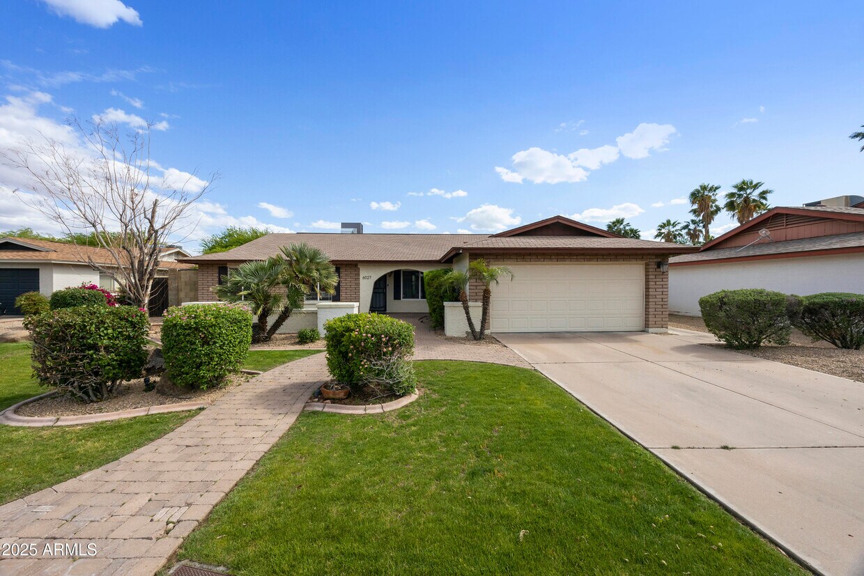 Foto principal - 6027 E Spring Rd
