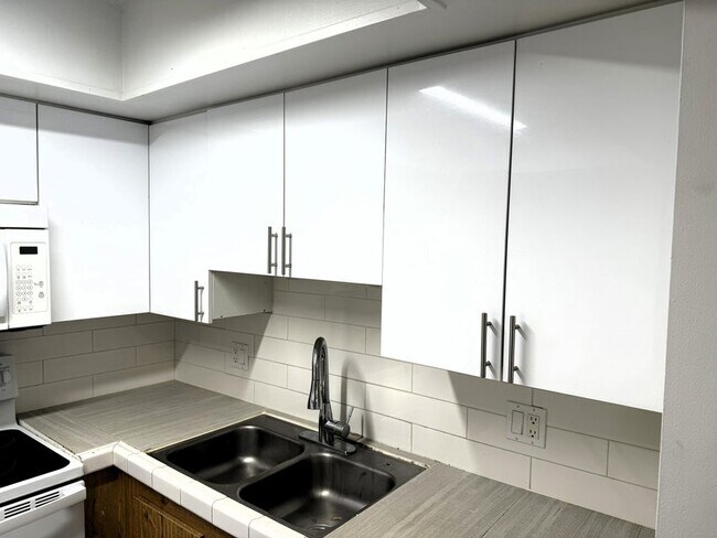 Foto del edificio - 4205 Oak Terrace Dr