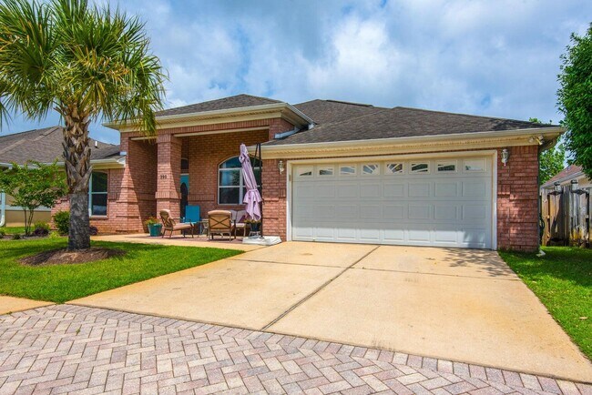 Foto del edificio - 395 Camden Pass Ln