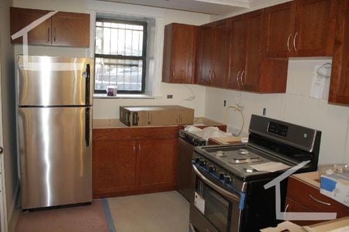 Primary Photo - 29 Glenville Ave