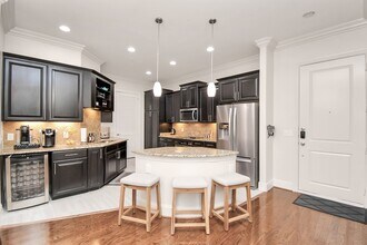 Building Photo - 2120 Kipling St