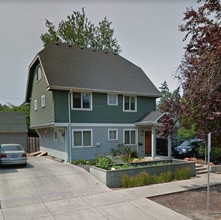 Building Photo - 383-385 E 15th Ave