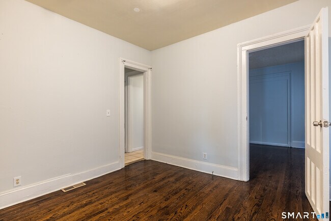 Foto del edificio - 1995 Main St