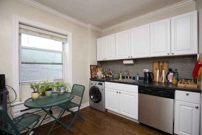 Foto del edificio - 2151 N Fremont St