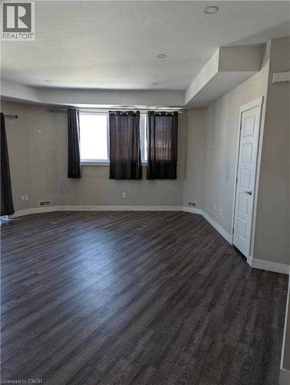 Building Photo - 320 Waterloo St