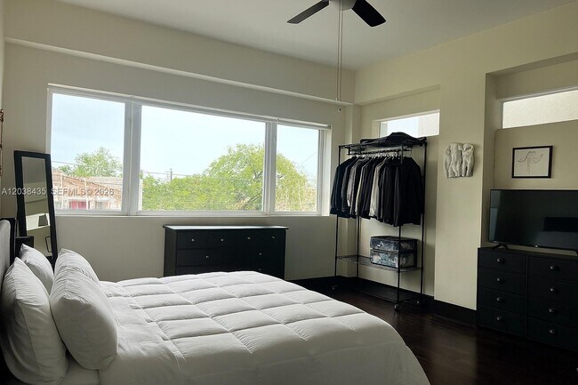 Foto del edificio - 6701 Biscayne Blvd