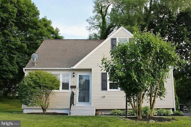 Photo - 28 Ridgley St (Mount Holly, NJ) House