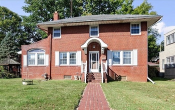 Building Photo - 515 S Main St