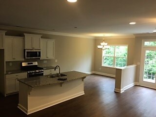 Foto del edificio - 13 Pickering Ln