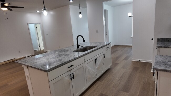 Photo - 698 Delta Rd House