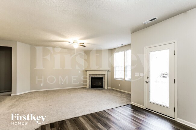 Foto del edificio - 4653 Rainwater Ln