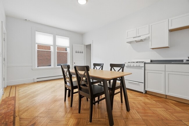 Building Photo - 630 Centre St