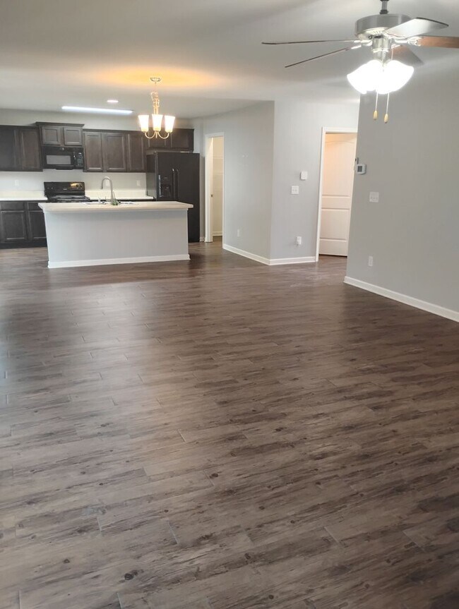 Foto del edificio - Luxury Feel. Modern Design. 4BR/2.5BA Home