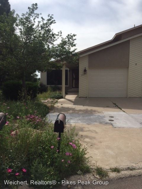 Foto principal - 2155-2157 Broadmoor Rd Cir