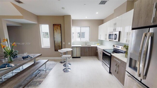 Foto del edificio - 626 NE 12th Ave