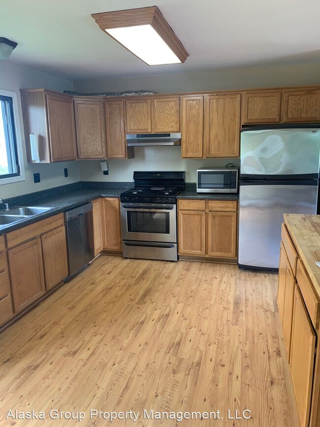 Foto del edificio - 5 br, 2 bath House - 13441 Venus Way