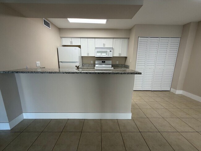 Foto del edificio - 5317 Summerlin Rd