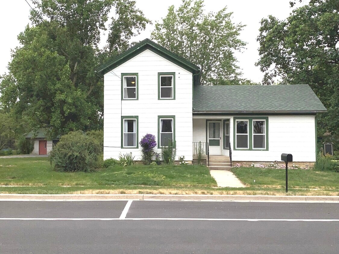 237 W Nebraska St, Frankfort, IL 60423 House Rental in Frankfort, IL