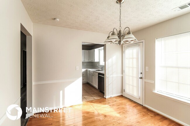 Foto del edificio - 5960 Farmbrook Ln