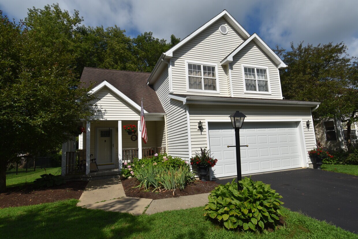 21 Glenmore Ave, Saratoga Springs, NY 12866 House Rental in Saratoga