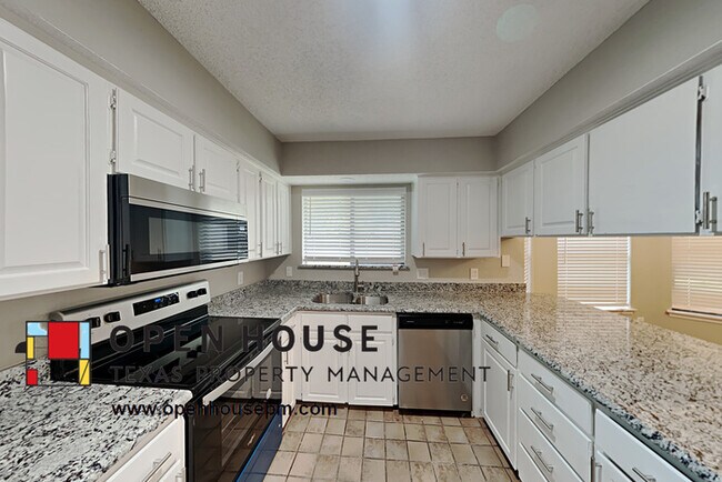 Foto del edificio - 819 Trevor Way, Arlington