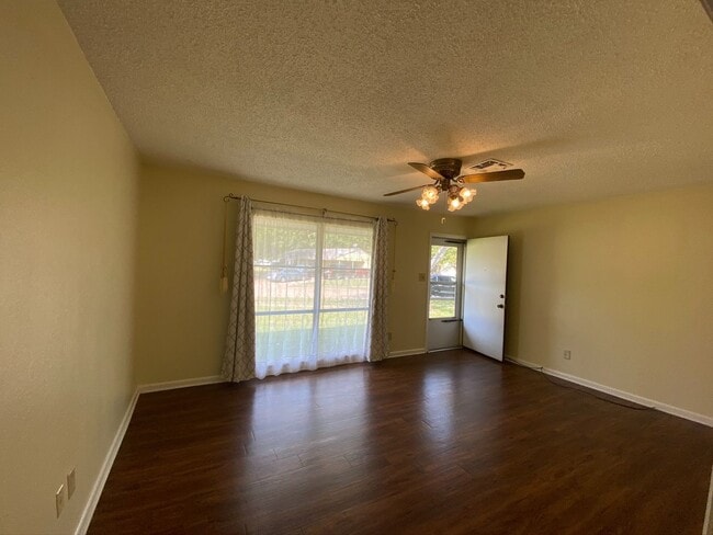 Building Photo - Updated 3 bedroom Bossier City, LA home for lease