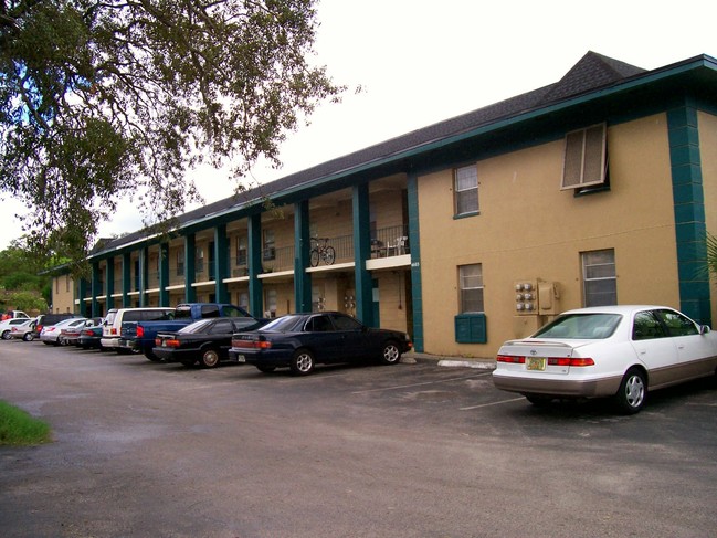 Park 46 - Monterey Palms Apartments