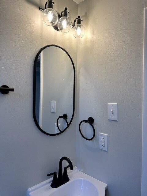 Baño - 7700 Lile Ave