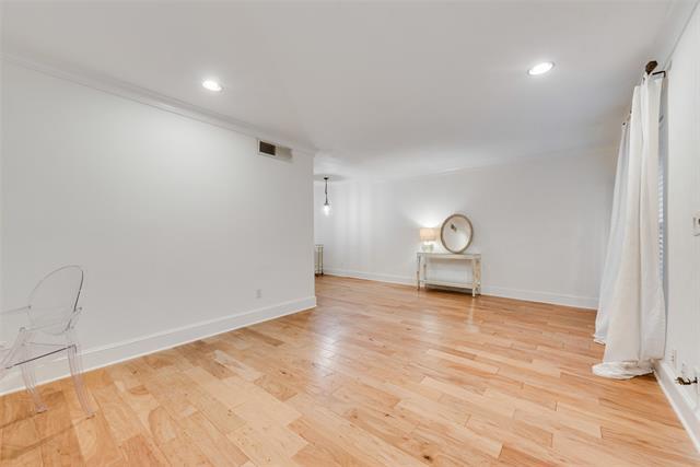 Foto del edificio - 7732 Meadow Rd