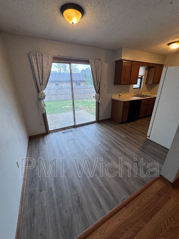 Foto del edificio - 8520 W Thurman St