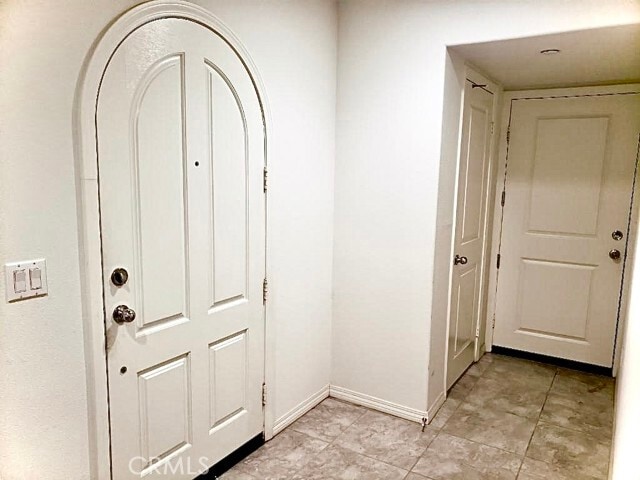 Building Photo - 308 S Arroyo Dr