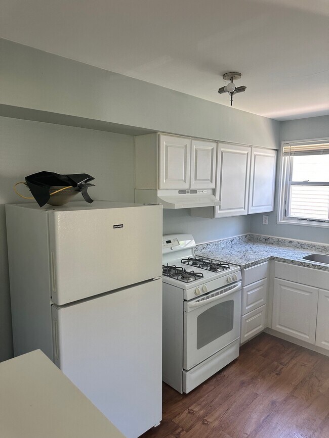 Foto del edificio - 650 Lebaron Ave