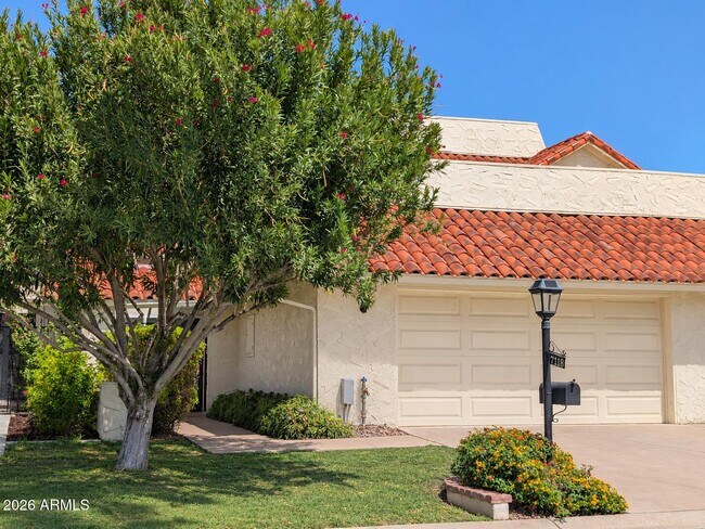 Building Photo - 7118 E Buena Terra Way