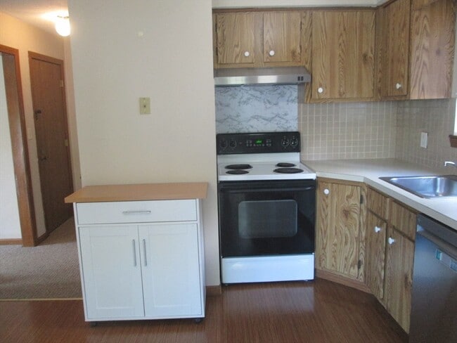 Building Photo - 108 Clark St