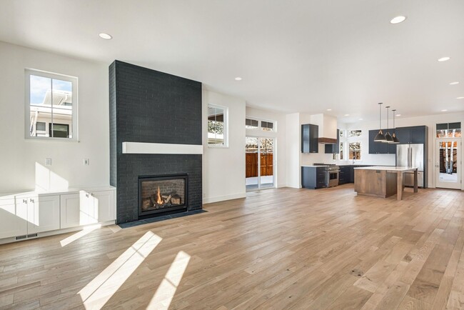 Building Photo - Move in special $1000 off first months ren...