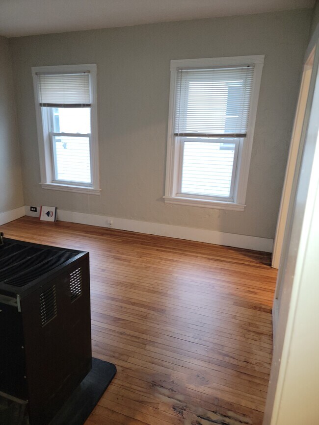 Building Photo - 5 Freeland Ter