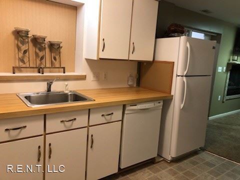 Building Photo - 1 br, 1 bath House - 869 West Riverbend Dr.