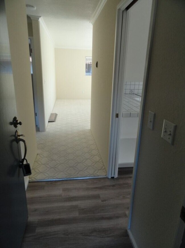 Foto del edificio - Carmel Valley Condo