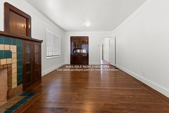 Foto del edificio - WELCOME HOME! Spacious, updated, and ready...