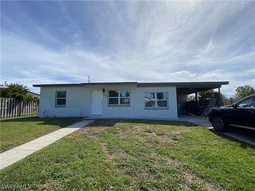 Foto principal - 21043 Gladis Ave
