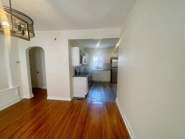 Building Photo - 7667 Lindbergh Dr