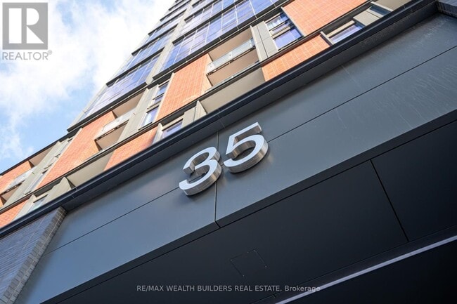 Building Photo - 35 Parliament St