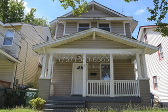 Building Photo - 857 W 41st St