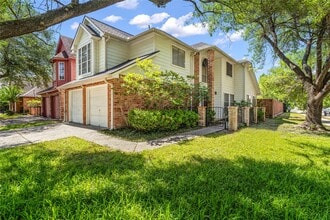Building Photo - 11831 Meadowchase Dr