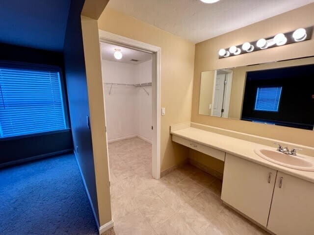 Building Photo - 1830 Main St